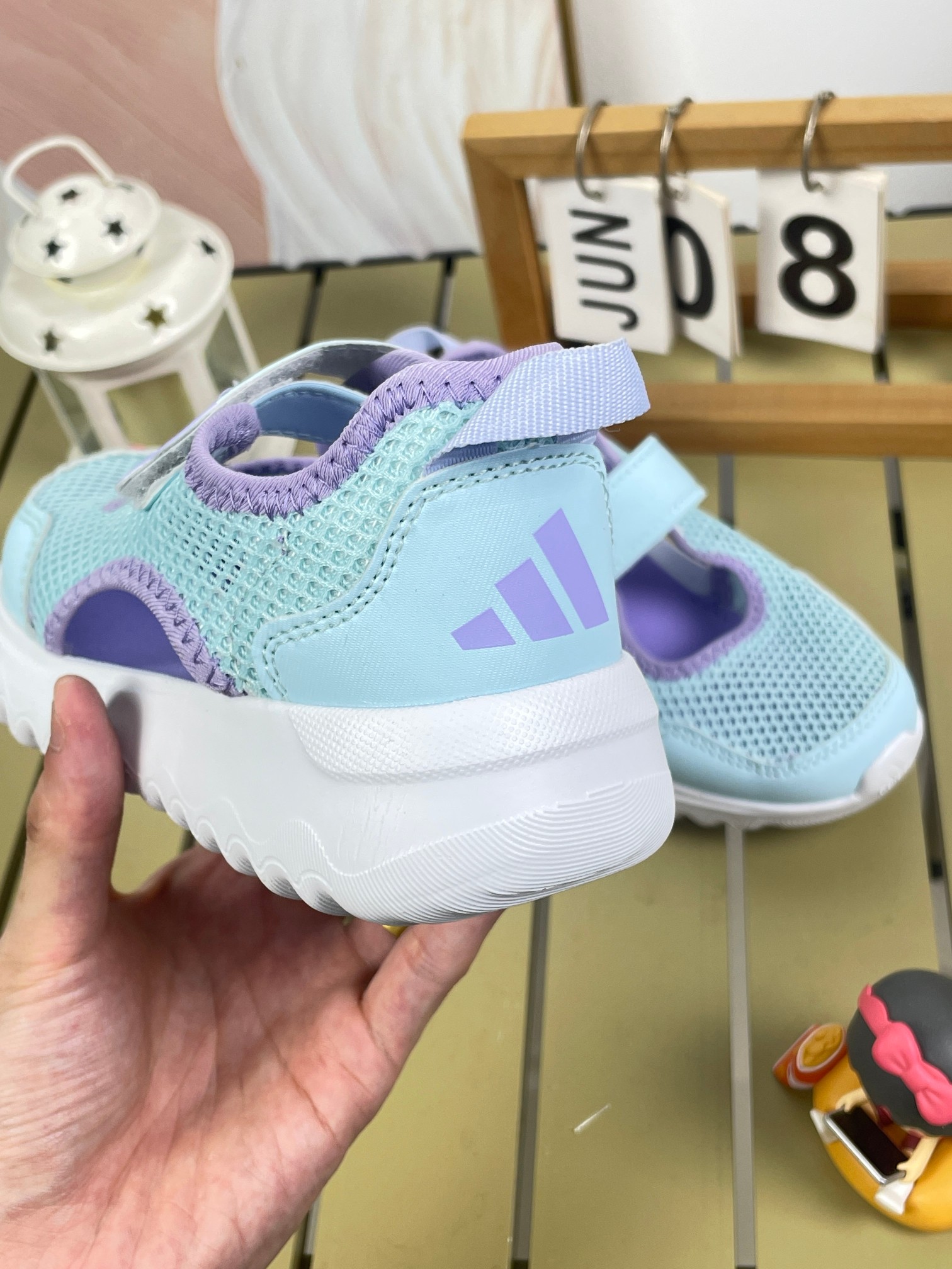 图片[7]-AD儿童凉鞋 2025凉鞋新款介绍： 新款儿童凉鞋采用EVA材质，柔软轻便，透气舒适。防滑鞋底，安全可靠，网布设计，适合各种沙滩，学校，场景时尚可爱，让宝宝爱上穿鞋。尺码24-37大厂同源出品品质保证-选品中心