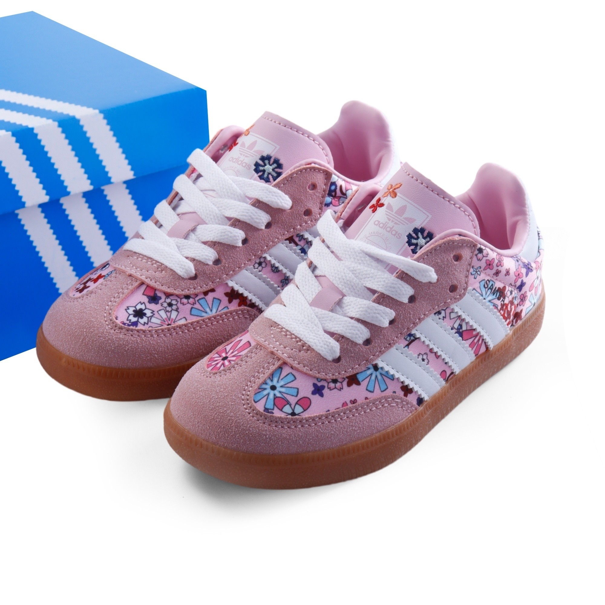 NO:762852,AD children's shoes Zhuba material size 22-37 3 5 colors to choose from, Adidas,19860909AD儿童童鞋猪八材料尺码22-37 3 5个颜色可以选择,阿迪达斯,,Children's