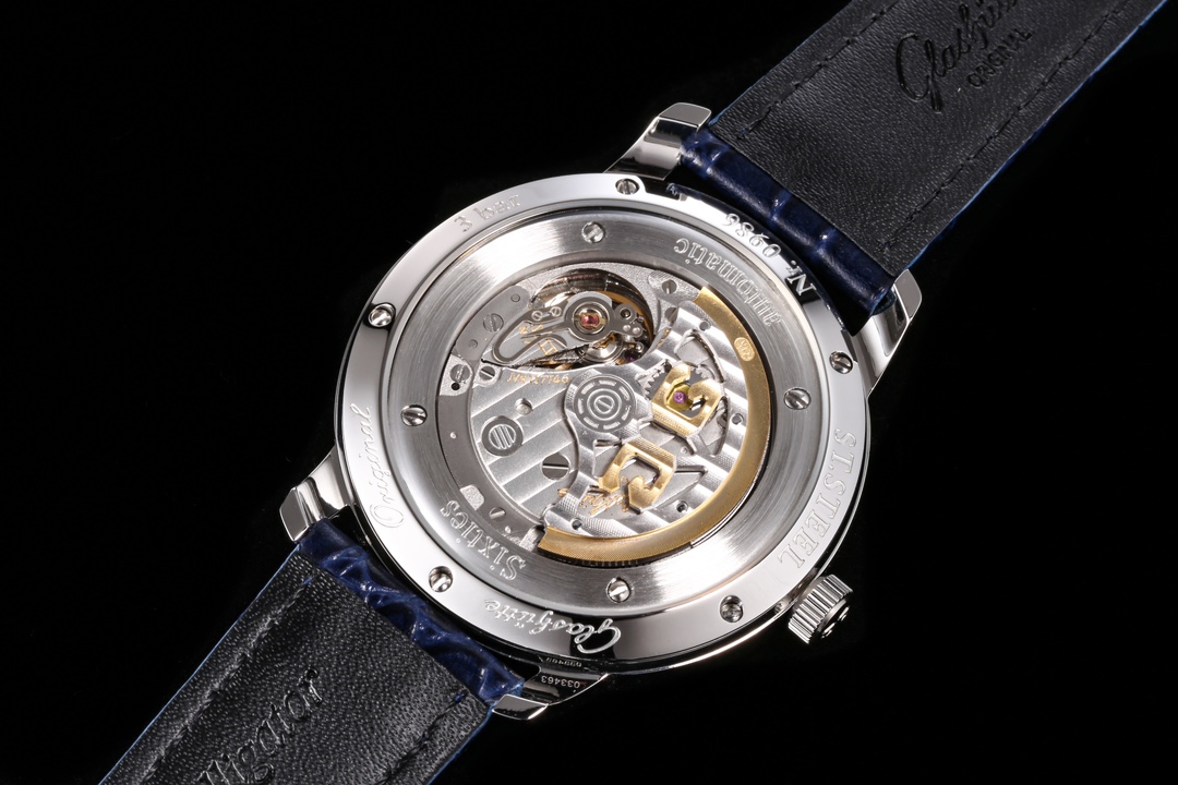 High-Tech Features of White Shell P3045 Watch: Sapphire Glass, Autolink Cores, Italian Craftsmanship - 图片 8