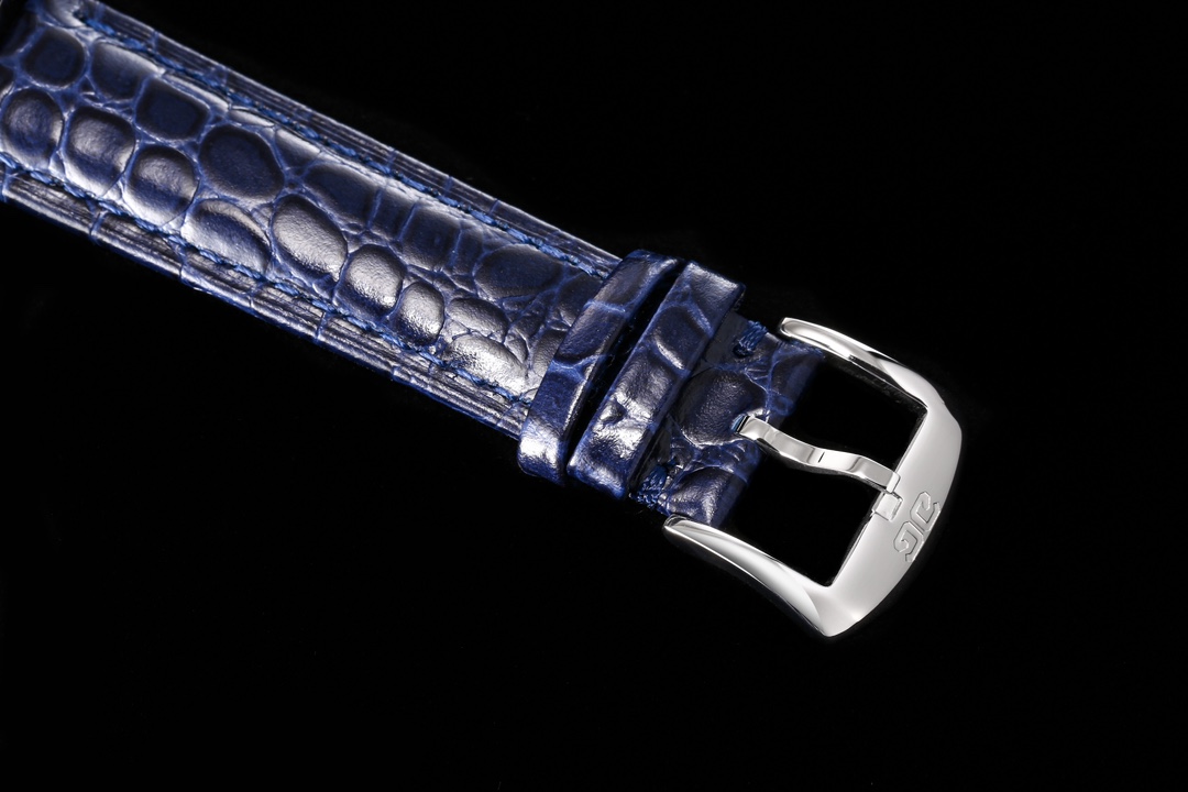 High-Tech Features of White Shell P3045 Watch: Sapphire Glass, Autolink Cores, Italian Craftsmanship - 图片 9