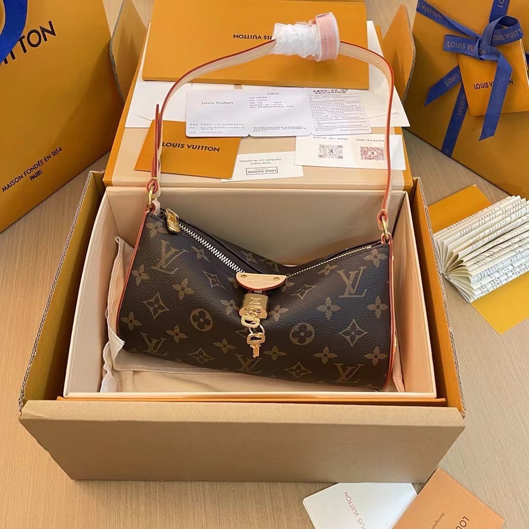 NO:181234,Extra grade original leather POCHETTE TIRETTE small mahjong model M47123 22x12x5.5cm, genuine LV, louis vuitton19860909特级 原厂皮 POCHETTE TIRETTE 小麻将 型号M47123 22x12x5.5cm,正品级LV,louis vuitton,Bag