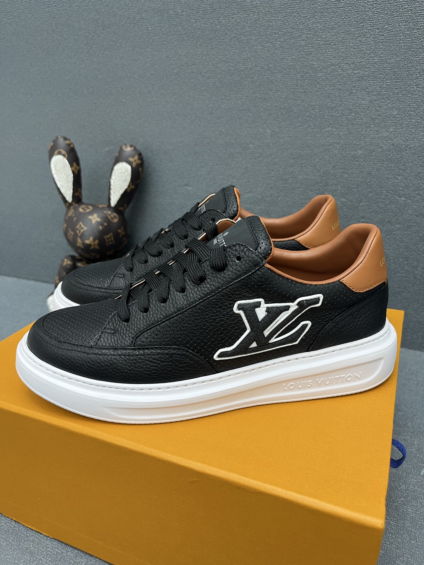 NO:248147,【louis vuitton】Louis vuitton - high-end quality original single - upper: Napa calfskin, high Zhoubo brand logo - Lift: original top calfskin inner lining, cowhide foot pad - Outsole: ultra-light Tai TPU foamed sole - Ultra-high quality control·fine workmanship: highlight (high-end, noble, grade) top search box packaging - size: 38-44 (45 can be customized), casual shoes/sports shoes, louis vuitton, louis vuitton, sneakers, cowhide19860909【louis vuitton】路易威登 -高端品质 原单 -鞋面:纳帕小牛皮、高周波品牌logo - 内里:原版顶级小牛皮内里,牛皮垫脚 - 大底:超轻泰tpu发泡成型大底 -超高品控·做工精细:凸显(高端·贵气·档次)顶级搜屉盒子包装 -size: 38-44(45可订做),休闲鞋/运动鞋,louis vuitton,louis vuitton,sneakers,cowhide,Women's Shoes