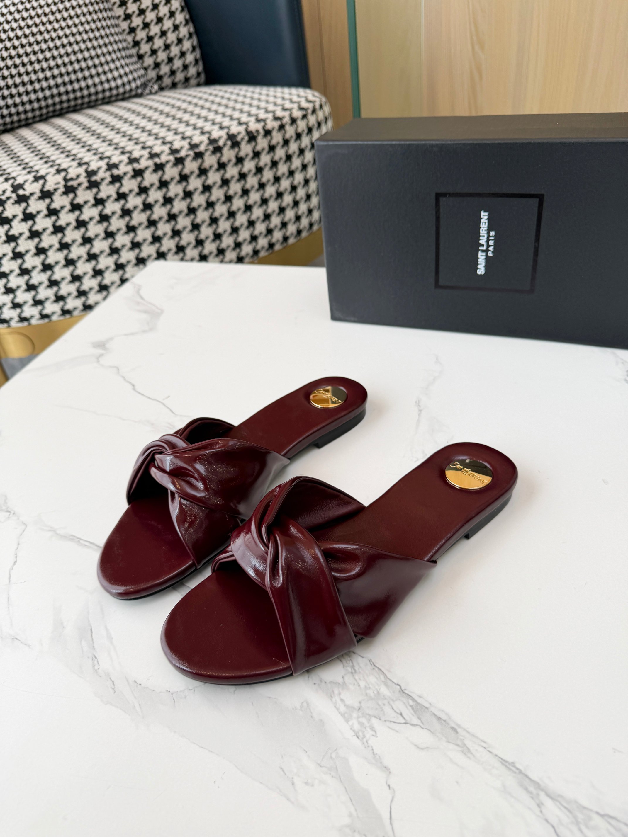 Saint Laurent Classic Luxury Leather Shoe Loafer Ref.03814A1A 4