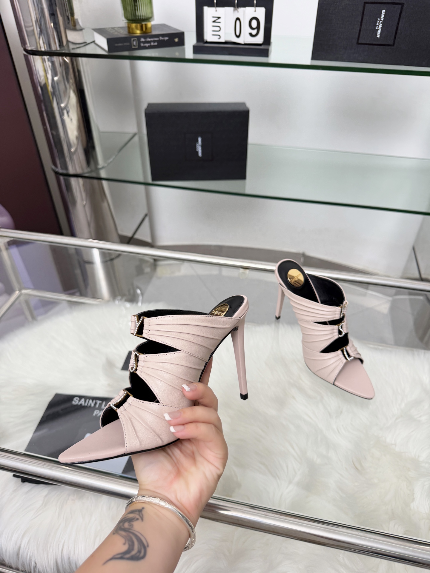 Saint Laurent Haute Couture Classic Luxury Leather Shoe Ref.137AD66D 4