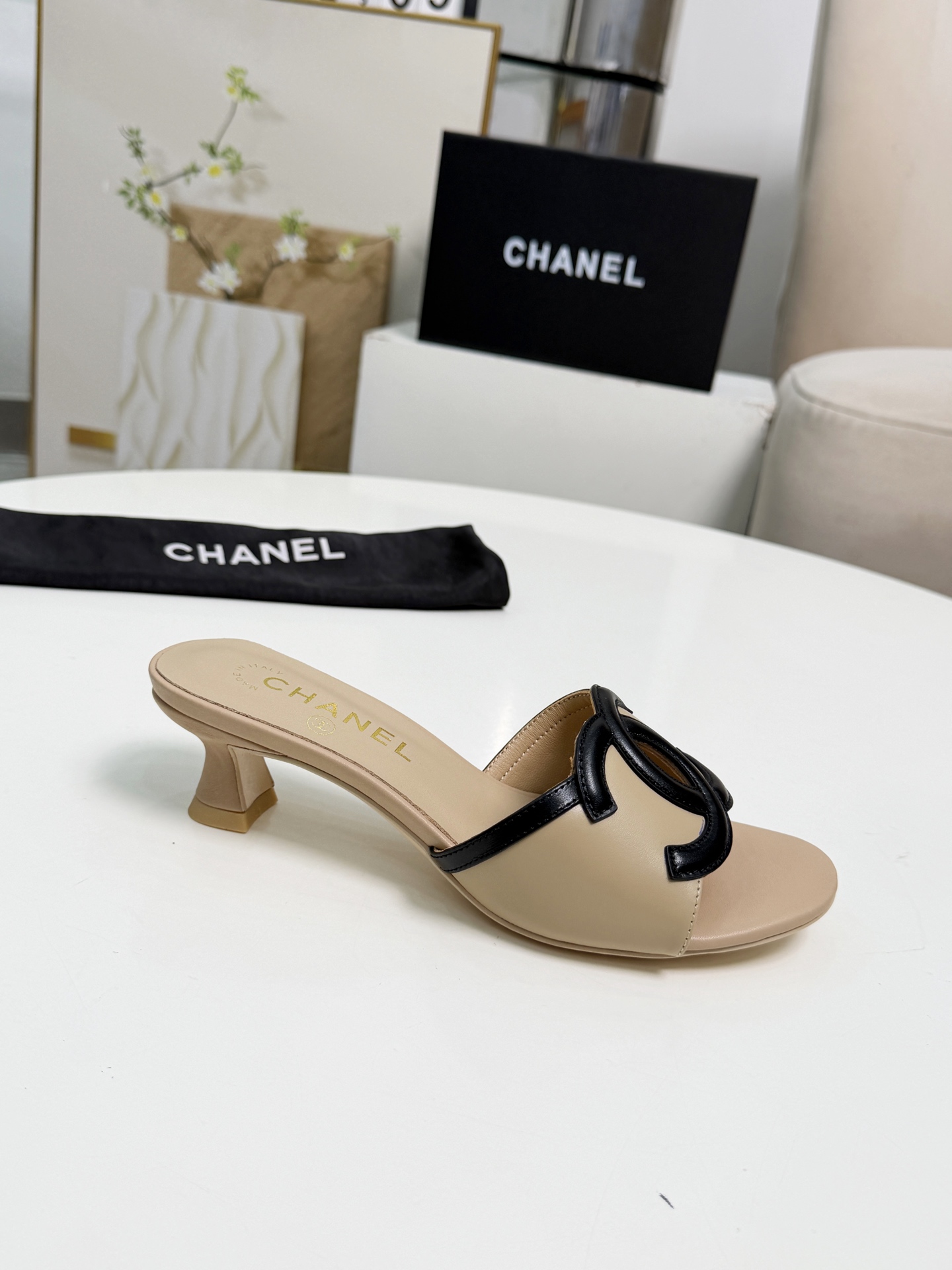 Chanel Classic Luxury Leather Shoe Loafer Shoes Ref.8F047098 8