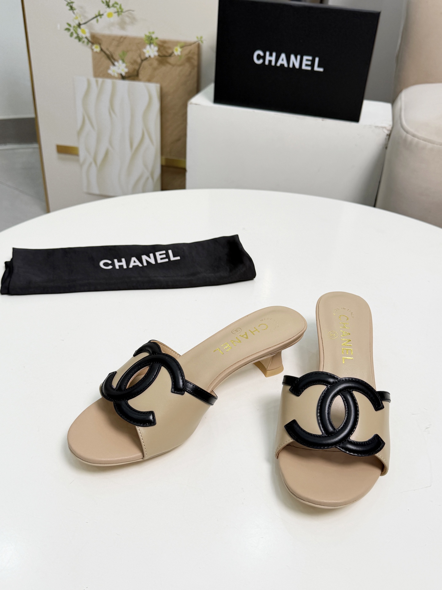 Chanel Classic Luxury Leather Shoe Loafer Shoes Ref.8F047098 3