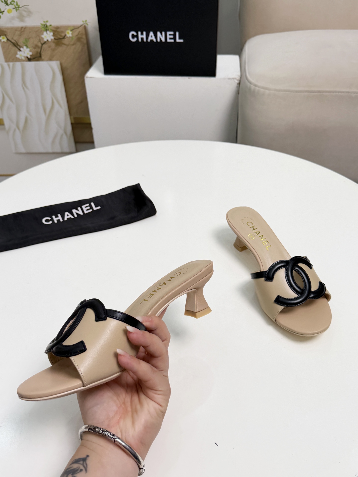 Chanel Classic Luxury Leather Shoe Loafer Shoes Ref.8F047098 5