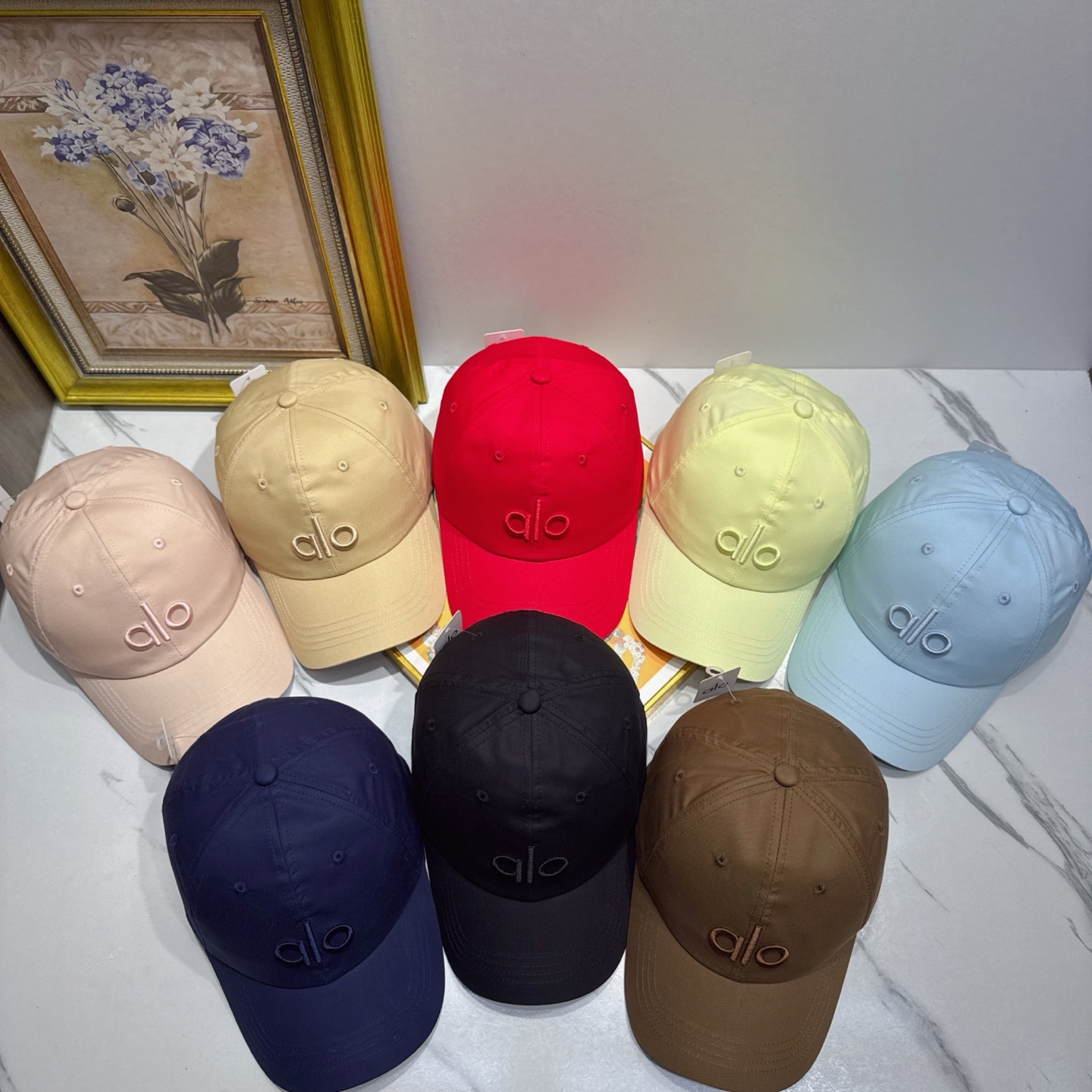 NO:883619,The latest hot new [Alo Yoga] original baseball cap has Japanese and Korean fashion and avant-garde casual design style. It looks so good when you put it on your head. It is made with fine workmanship!  hats straw hat bucket hat baseball cap, hat, espadrilles, hats19860909劲爆新款【Alo Yoga】原单棒球帽日韩时尚前卫的休闲设计风格,戴上头就是这样好看看哦,做工精细！帽子草帽渔夫帽棒球帽,帽子,espadrilles,hats,hat