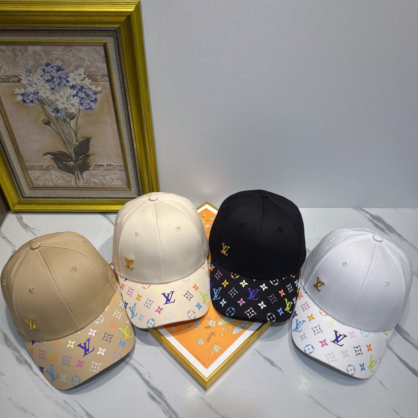 NO:825287,The hottest spring and summer new style [LouisVuitton] pure cotton baseball cap, heavy-duty original buckle, Japanese and Korean trend, fashionable and elegant, a must-have for handsome men and beauties. Comes with a dust bag, a must-have for men and women!  !  !  hat straw hat bucket hat baseball cap,hat,louis vuitton,louis vuitton,espadrilles,hats19860909劲爆春夏新款【LouisVuitton 路易威登】纯棉棒球帽,重工手法原装扣,曰韩潮流,时尚大气,帅哥美女必入款配防尘袋男女必备！！！帽子草帽渔夫帽棒球帽,帽子,louis vuitton,louis vuitton,espadrilles,hats,hat