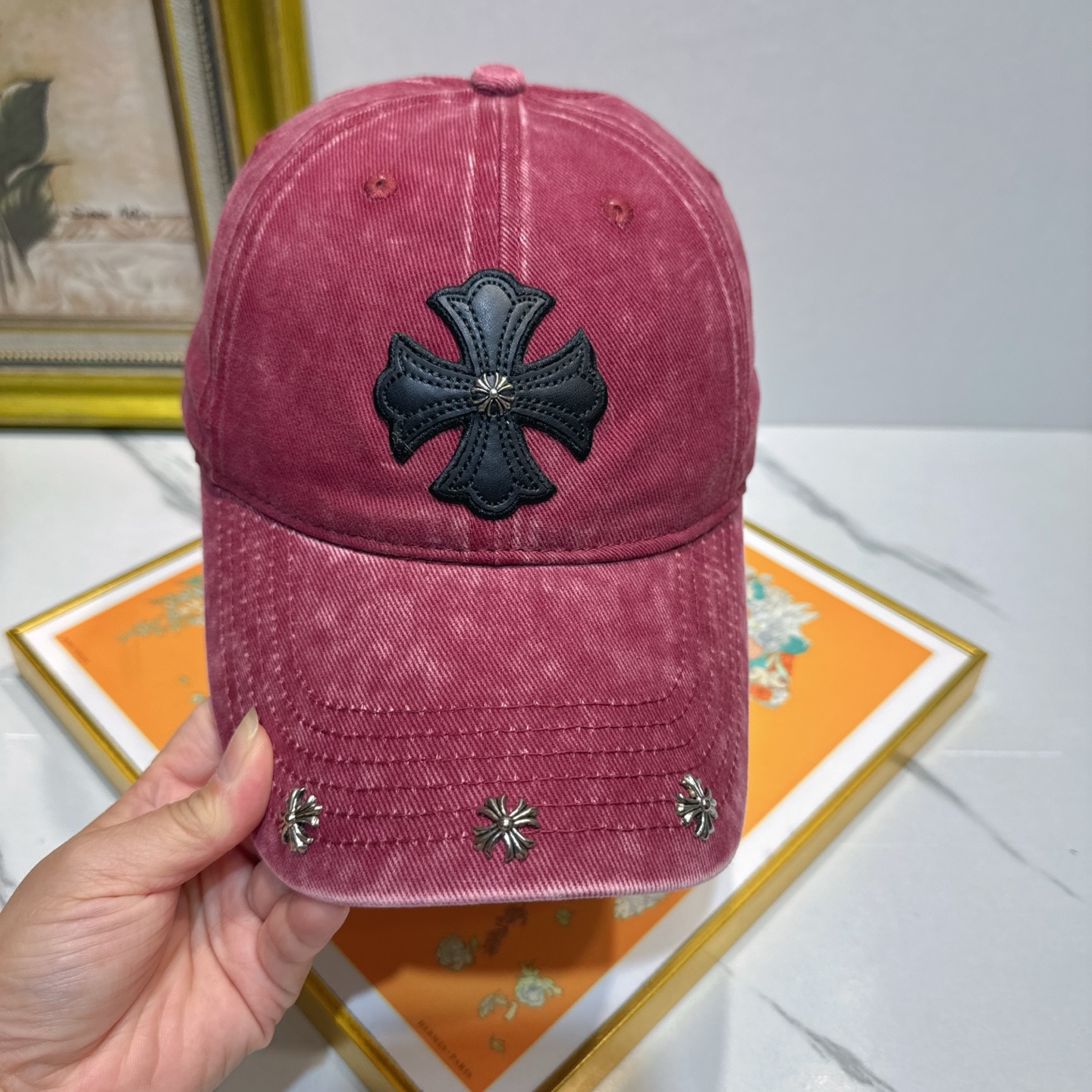 劲爆春夏新款【克罗心】原单官网同款纯棉棒球帽🧢，全钢五金欧美重工手法，曰韩潮流，时尚大气，美女必入款❤️