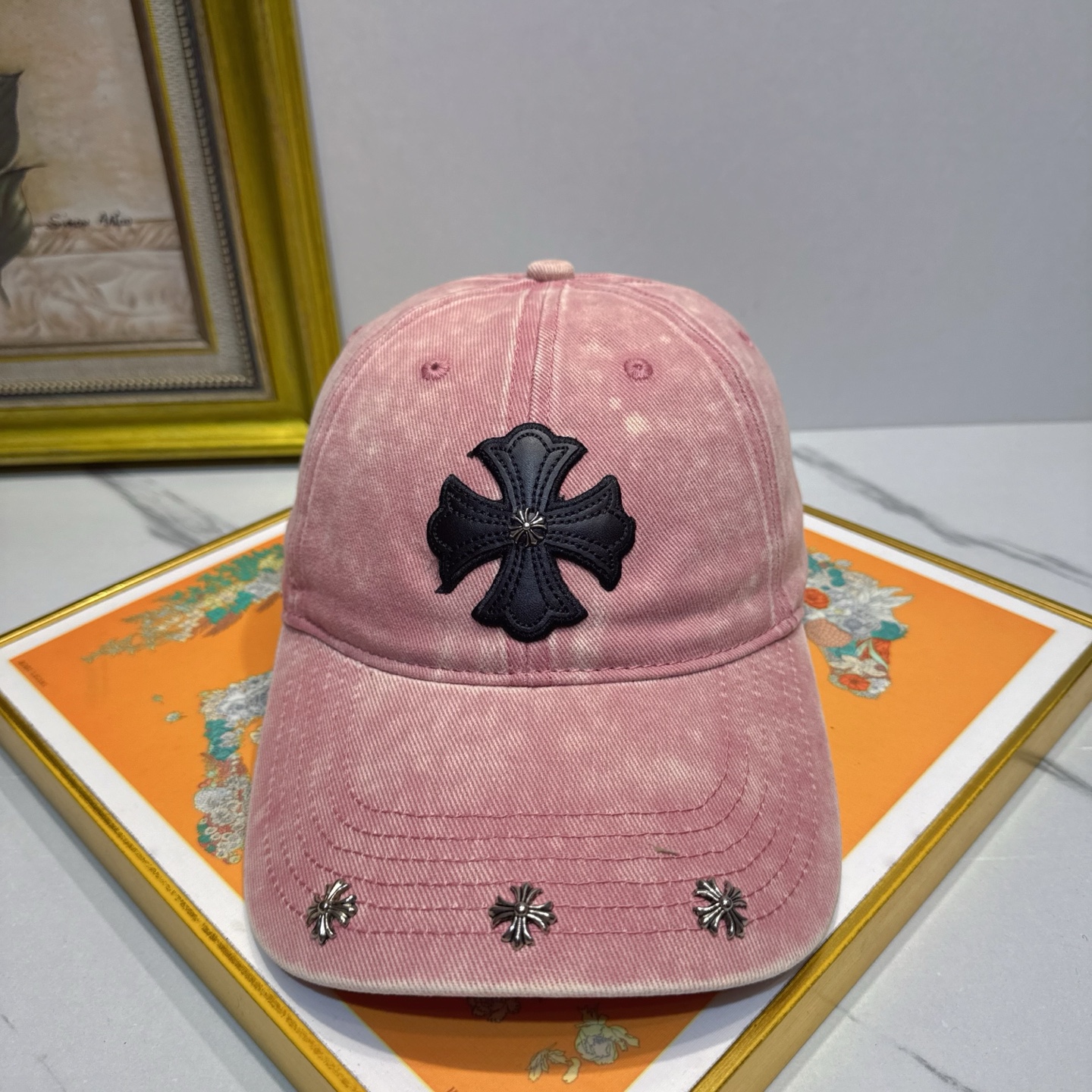 劲爆春夏新款【克罗心】原单官网同款纯棉棒球帽🧢，全钢五金欧美重工手法，曰韩潮流，时尚大气，美女必入款❤️