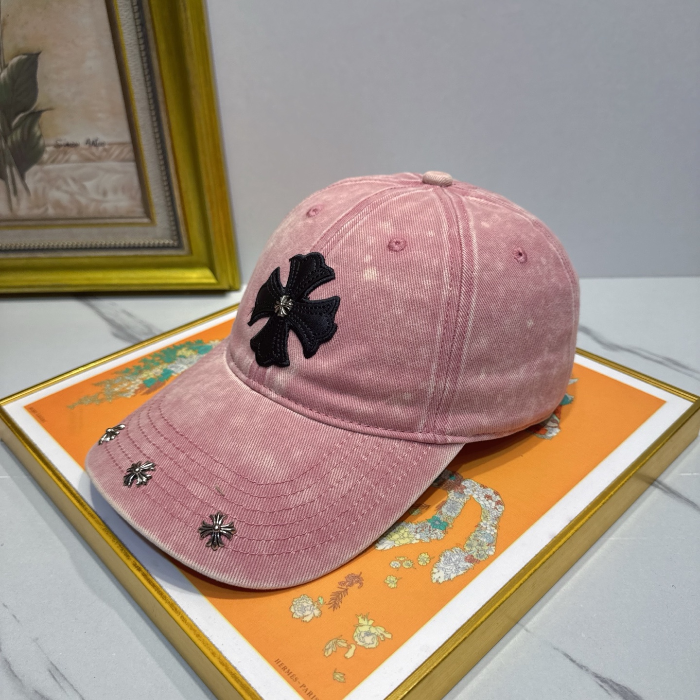 劲爆春夏新款【克罗心】原单官网同款纯棉棒球帽🧢，全钢五金欧美重工手法，曰韩潮流，时尚大气，美女必入款❤️