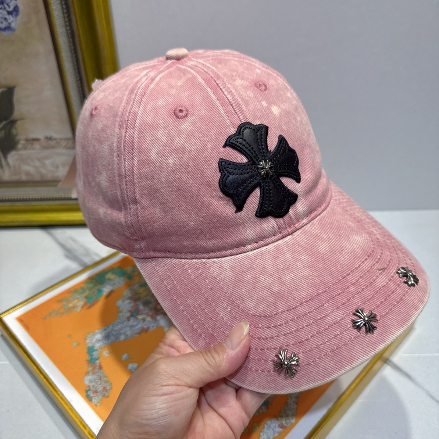 劲爆春夏新款【克罗心】原单官网同款纯棉棒球帽🧢，全钢五金欧美重工手法，曰韩潮流，时尚大气，美女必入款❤️