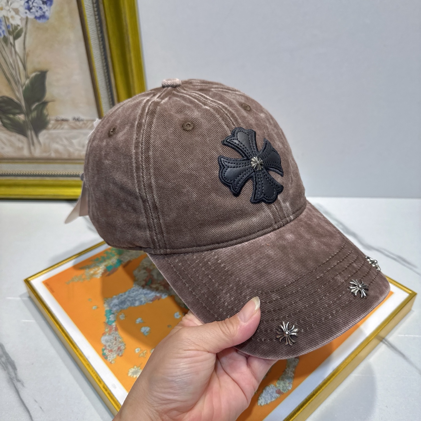 劲爆春夏新款【克罗心】原单官网同款纯棉棒球帽🧢，全钢五金欧美重工手法，曰韩潮流，时尚大气，美女必入款❤️
