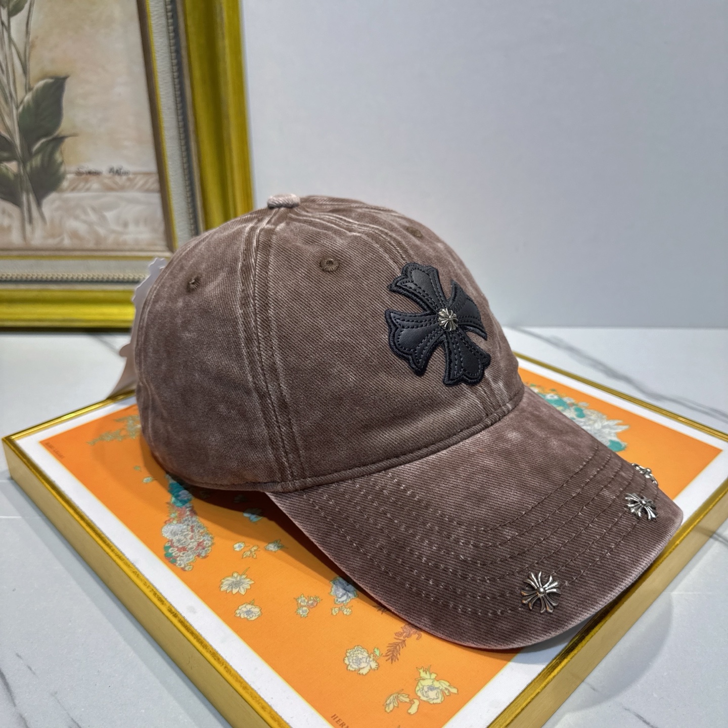 劲爆春夏新款【克罗心】原单官网同款纯棉棒球帽🧢，全钢五金欧美重工手法，曰韩潮流，时尚大气，美女必入款❤️