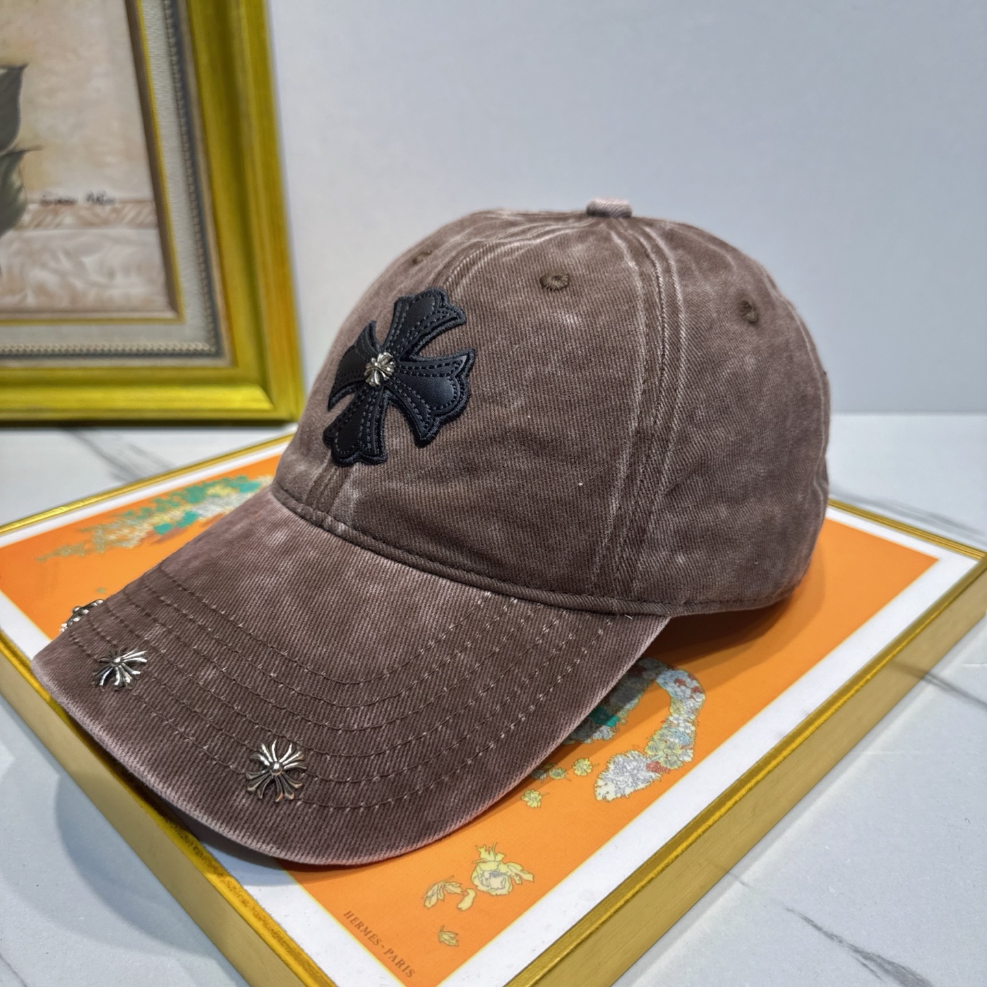 劲爆春夏新款【克罗心】原单官网同款纯棉棒球帽🧢，全钢五金欧美重工手法，曰韩潮流，时尚大气，美女必入款❤️