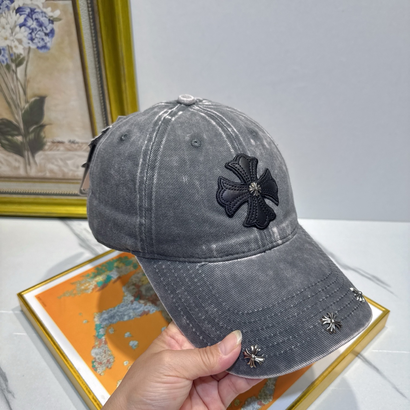 劲爆春夏新款【克罗心】原单官网同款纯棉棒球帽🧢，全钢五金欧美重工手法，曰韩潮流，时尚大气，美女必入款❤️