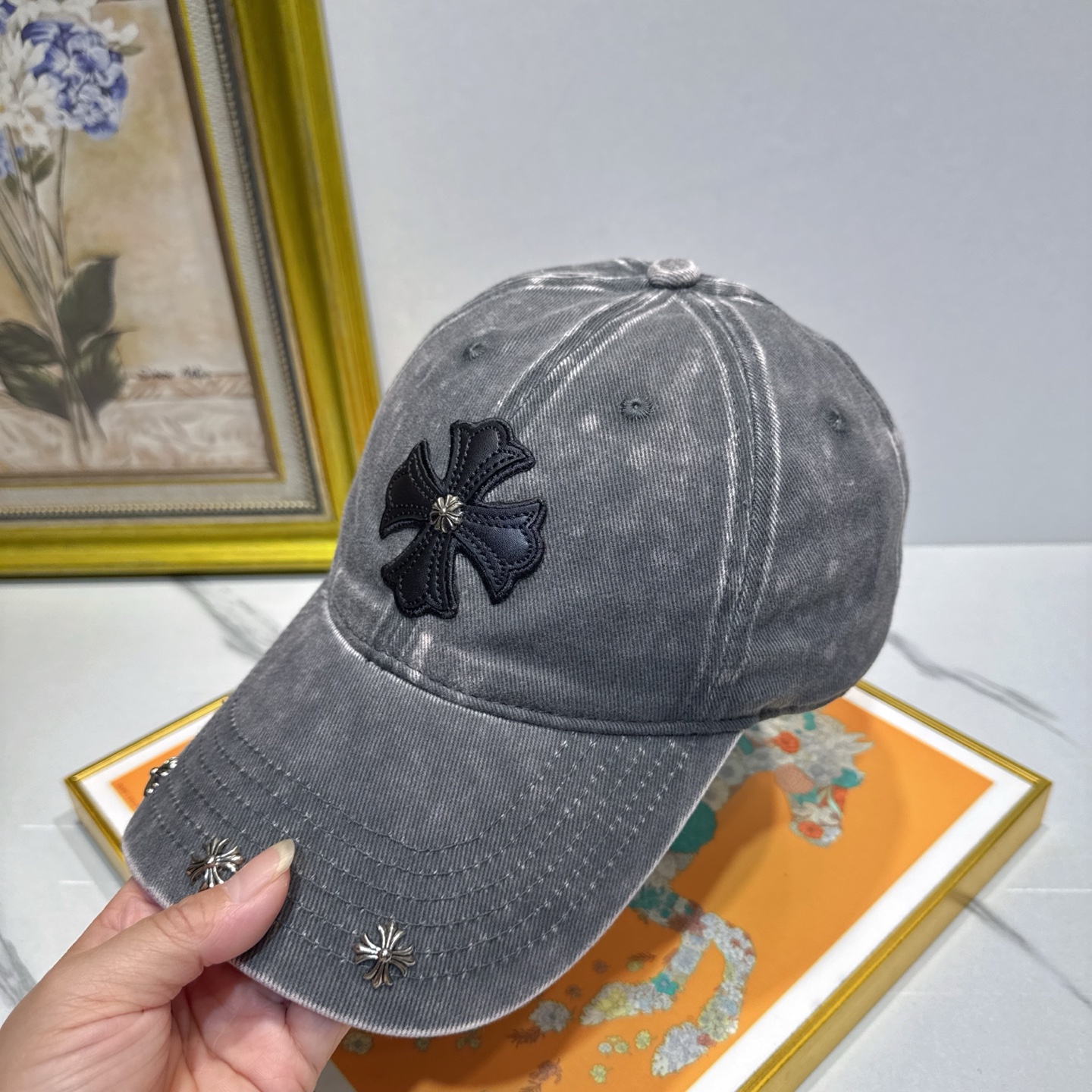 劲爆春夏新款【克罗心】原单官网同款纯棉棒球帽🧢，全钢五金欧美重工手法，曰韩潮流，时尚大气，美女必入款❤️