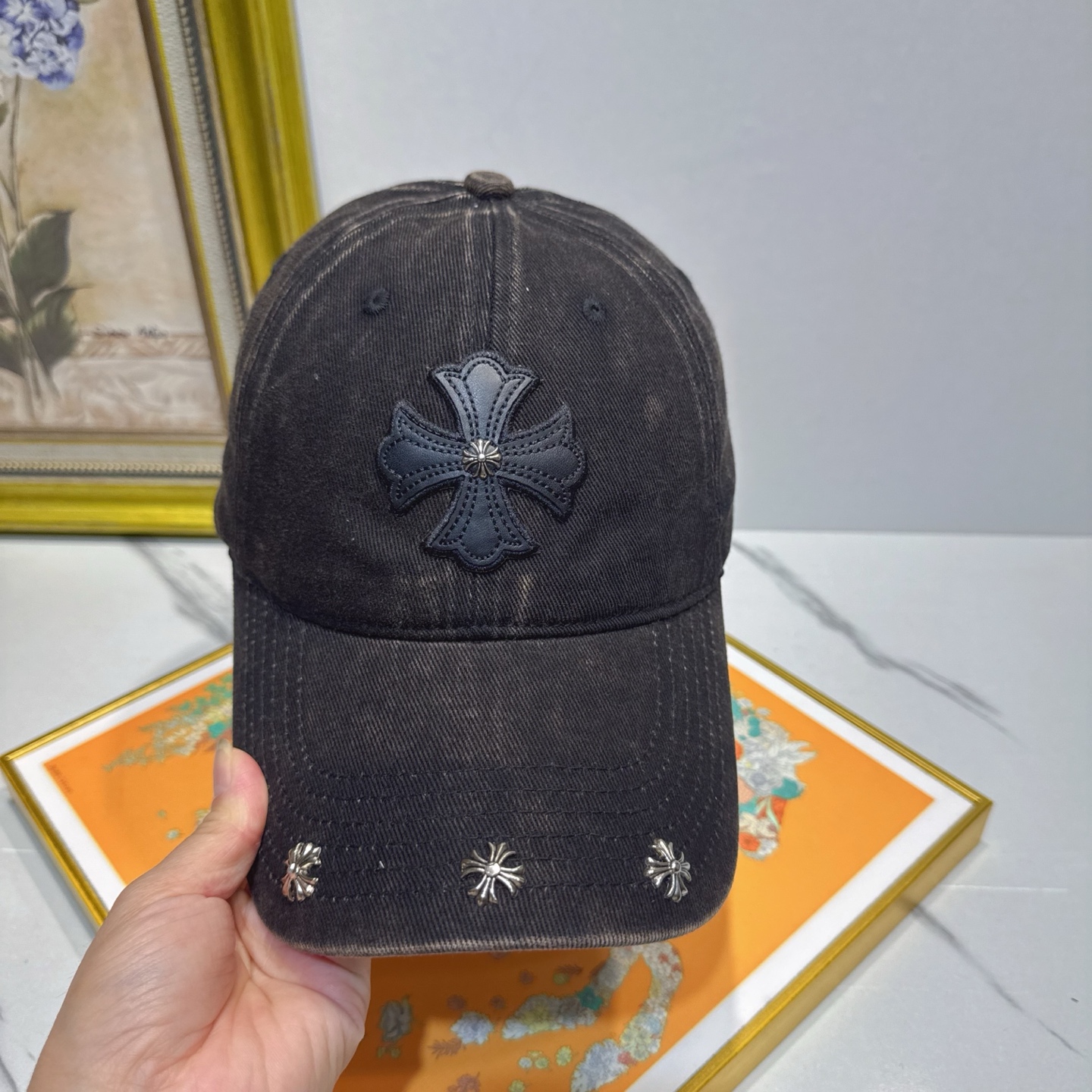 劲爆春夏新款【克罗心】原单官网同款纯棉棒球帽🧢，全钢五金欧美重工手法，曰韩潮流，时尚大气，美女必入款❤️