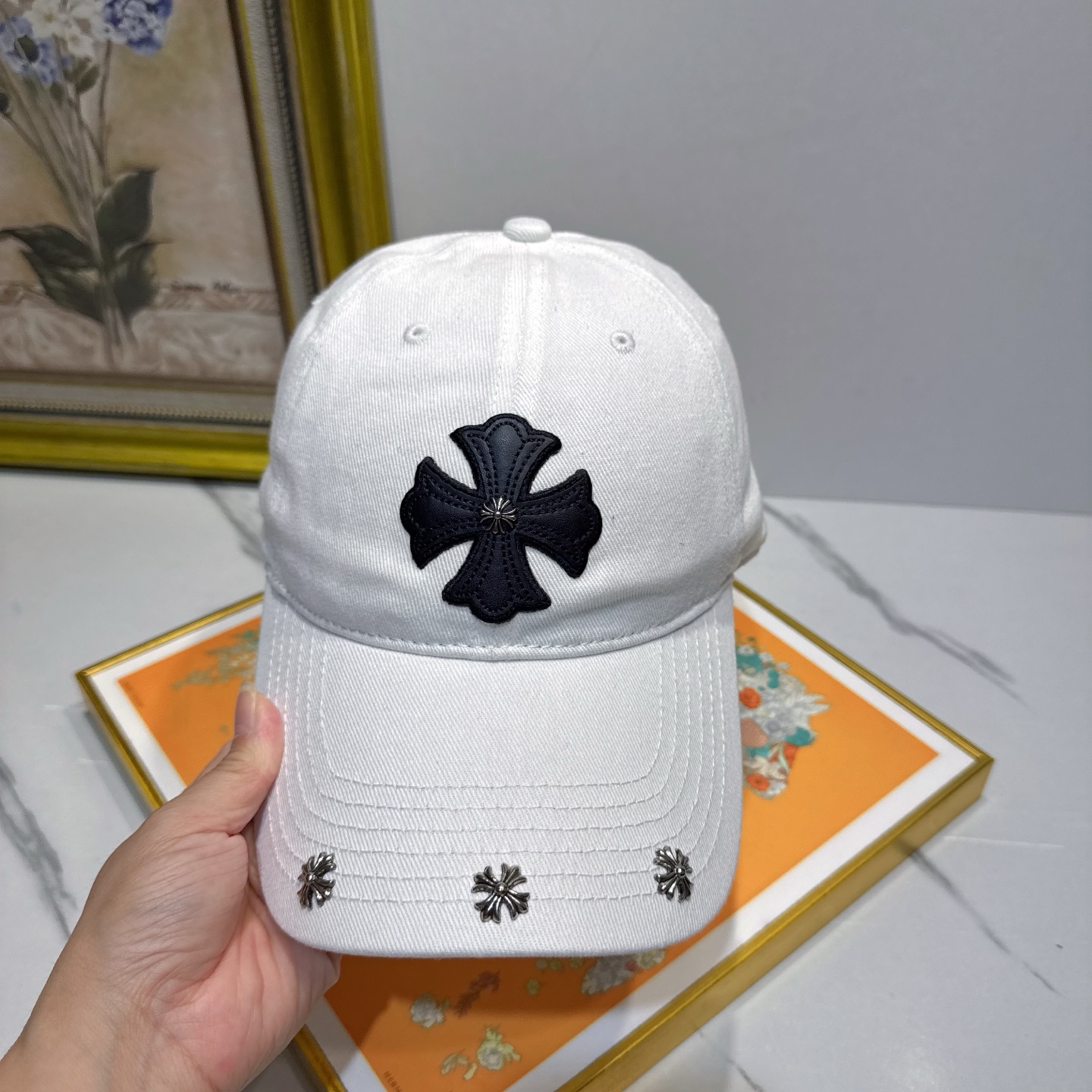 劲爆春夏新款【克罗心】原单官网同款纯棉棒球帽🧢，全钢五金欧美重工手法，曰韩潮流，时尚大气，美女必入款❤️