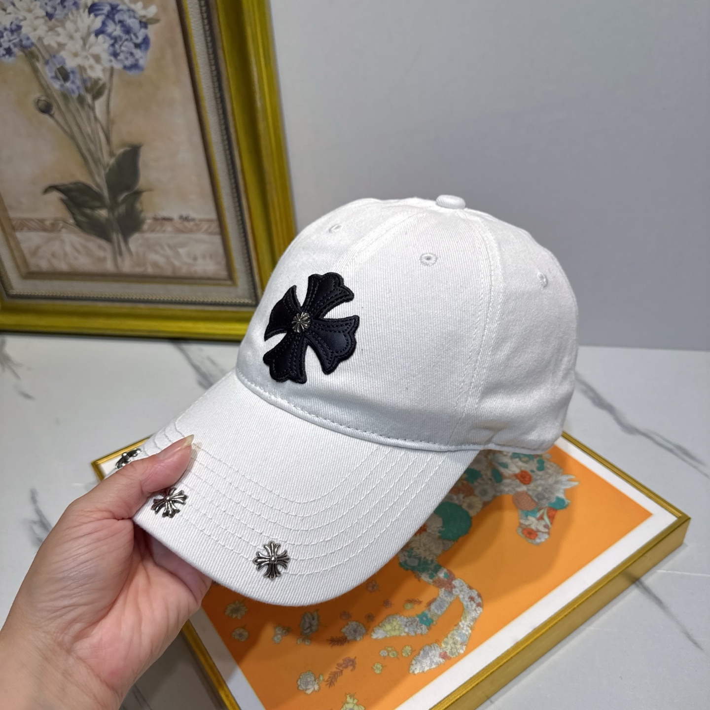 劲爆春夏新款【克罗心】原单官网同款纯棉棒球帽🧢，全钢五金欧美重工手法，曰韩潮流，时尚大气，美女必入款❤️