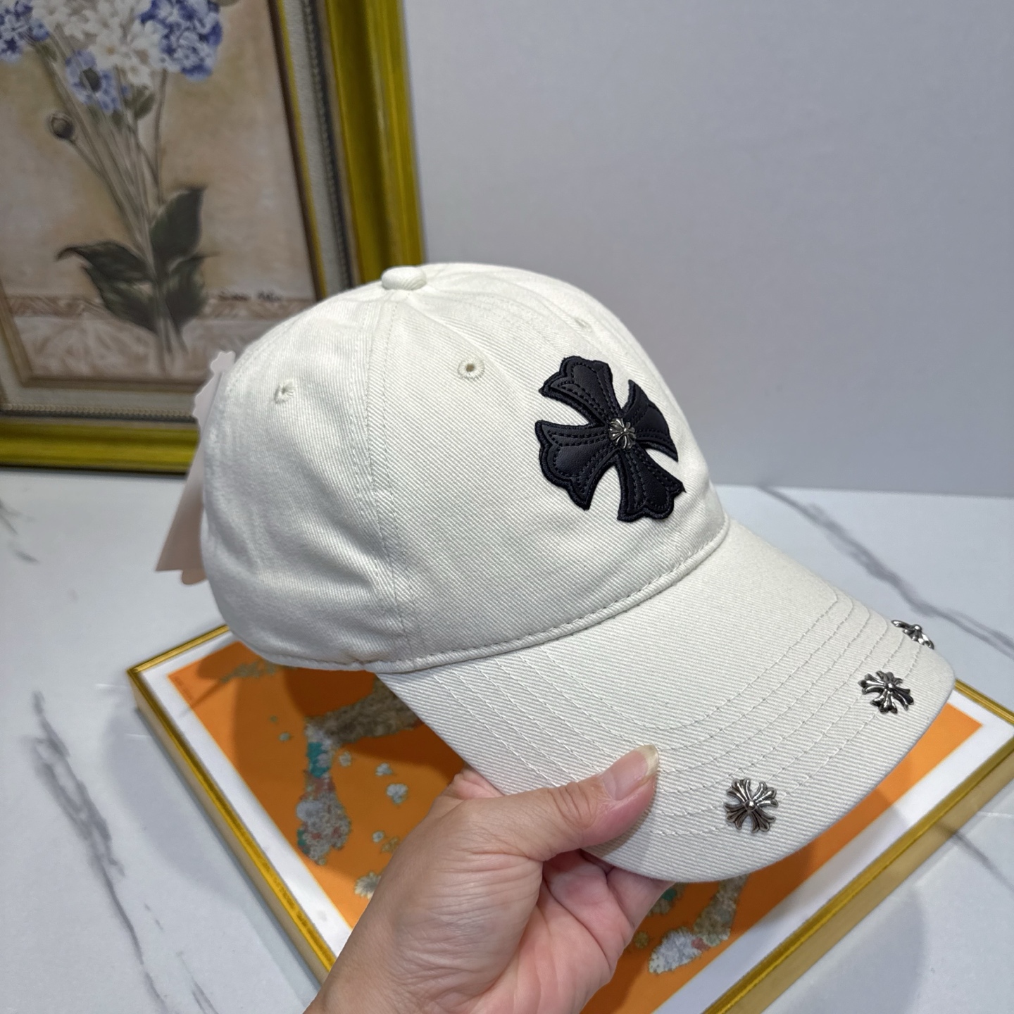 劲爆春夏新款【克罗心】原单官网同款纯棉棒球帽🧢，全钢五金欧美重工手法，曰韩潮流，时尚大气，美女必入款❤️