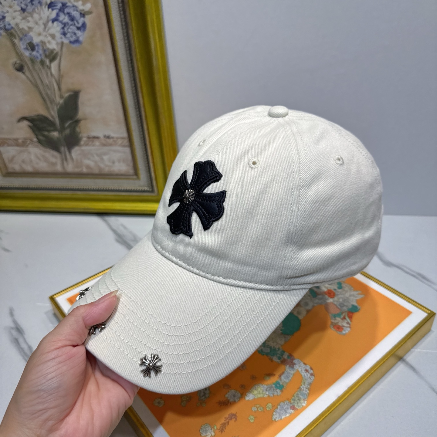 劲爆春夏新款【克罗心】原单官网同款纯棉棒球帽🧢，全钢五金欧美重工手法，曰韩潮流，时尚大气，美女必入款❤️