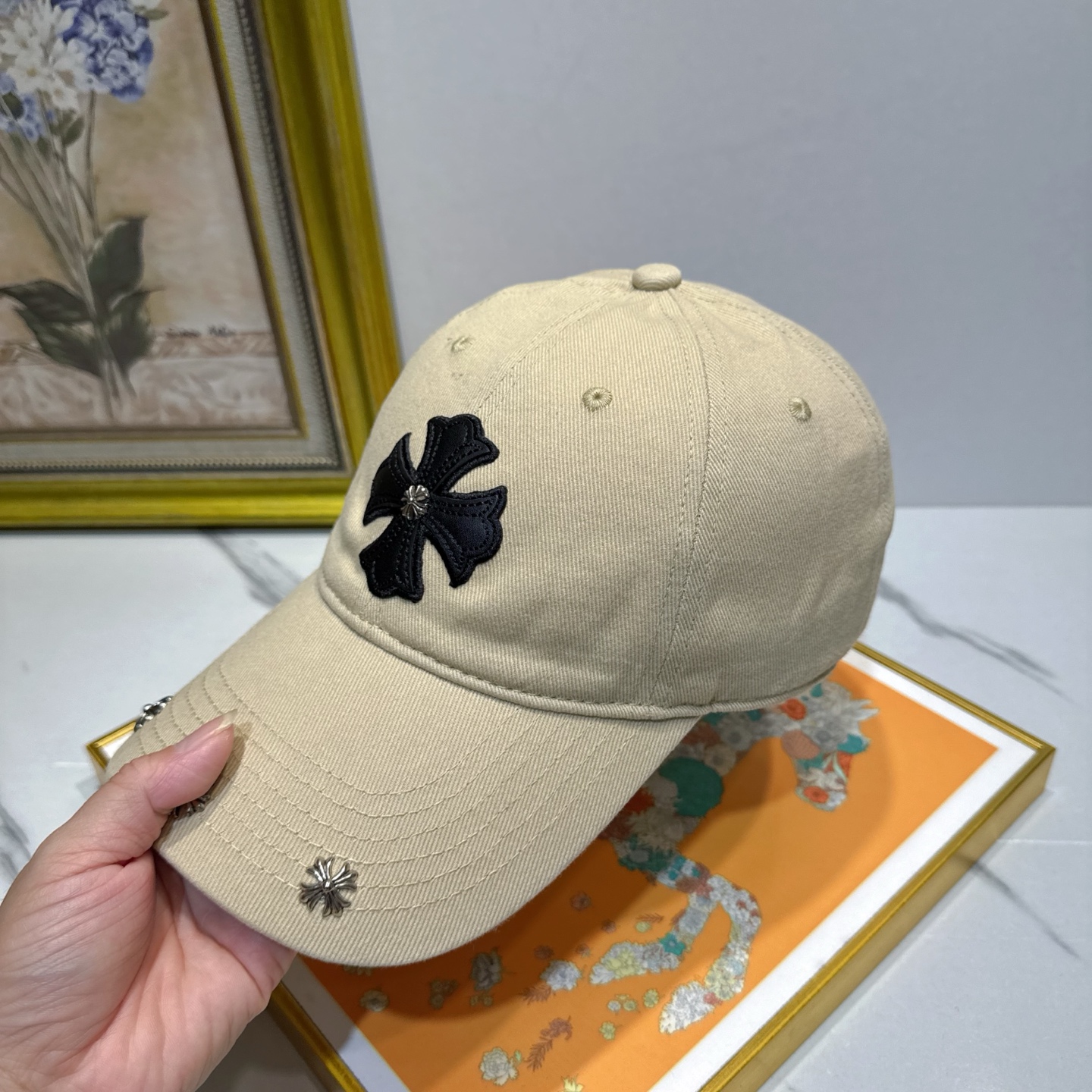 劲爆春夏新款【克罗心】原单官网同款纯棉棒球帽🧢，全钢五金欧美重工手法，曰韩潮流，时尚大气，美女必入款❤️