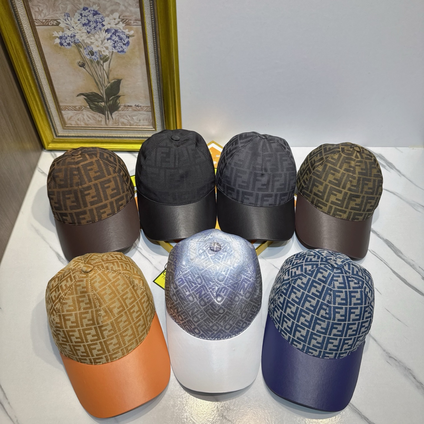 NO:824051,New colors and new styles of high-profile books [FENDI Fendi] high-end high-profile baseball caps with high-quality replicas are coming soon. The official website of fine workmanship synchronizes the same model with huge foreign trade orders. Japanese and Korean fashion trends. High-end handsome men and beauties are a must-have. A dust bag is a must-have for travel!  !  !  hat, straw hat, bucket hat, baseball cap, hat, fendi, fendi, espadrilles, hats19860909高板本新色新款【FENDI 芬迪】高端板本品质复刻劲爆来袭高板棒球帽,精细做工官网同步同款外贸超爆订单,曰韩时尚潮流,高端大气帅哥美女必入款,配防尘袋旅游出行必备！！！帽子草帽渔夫帽棒球帽,帽子,fendi,fendi,espadrilles,hats,hat