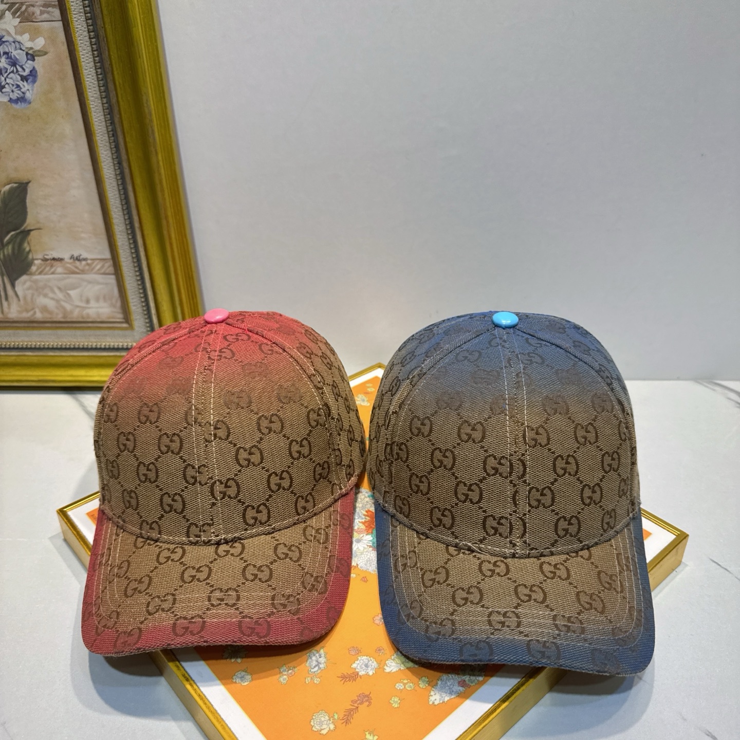 NO:825384,The hottest spring and summer style [GUCCI Gucci] high-end original replica baseball cap, fine workmanship, breathable and comfortable, Japanese and Korean fashion trend baseball cap original quality, hot arrival, exquisite craftsmanship, high-end atmosphere!  Easy to carry!  Hats, straw hats, bucket hats, baseball caps, hats, gucci, espadrilles, hats19860909劲爆春夏款【GUCCI 古奇】高端板本原单复刻棒球帽,做工精细透气舒适日韩时尚潮流棒球帽原单品质火爆来袭工艺精美高档大气！方便携带！帽子草帽渔夫帽棒球帽,帽子,gucci,espadrilles,hats,hat