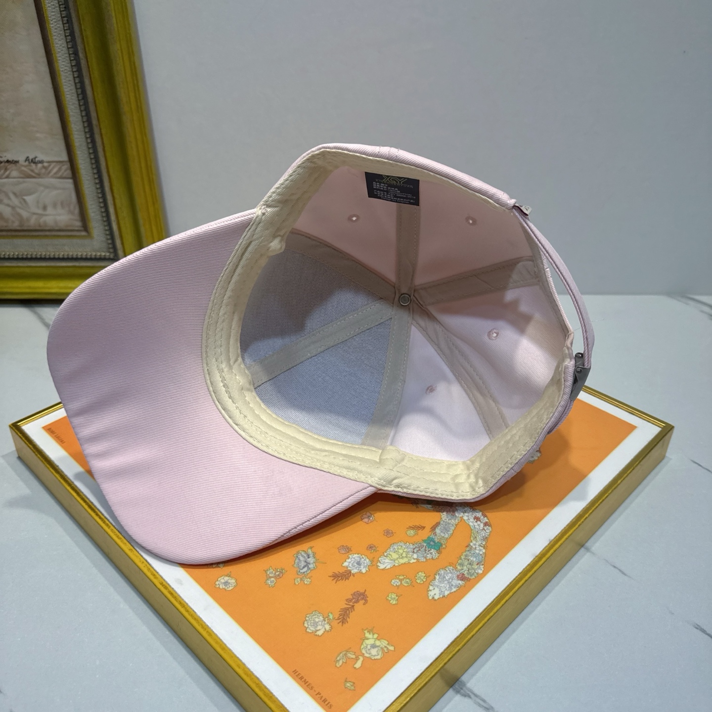 YSL圣罗兰.2026早春新款简约棒球帽，新款出货，大牌款超好搭配，赶紧入手！