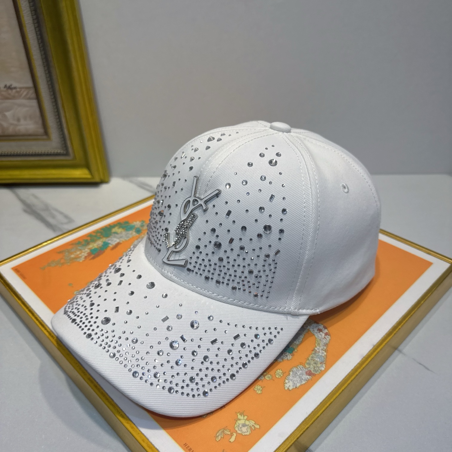 YSL圣罗兰.2026早春新款简约棒球帽，新款出货，大牌款超好搭配，赶紧入手！