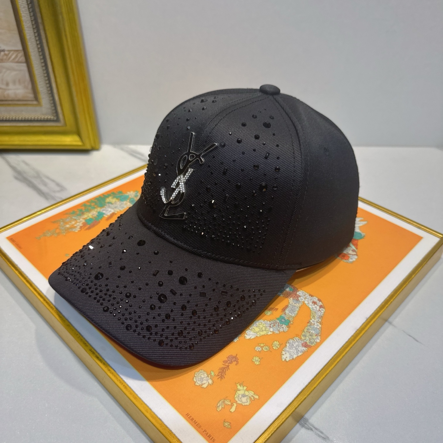 YSL圣罗兰.2026早春新款简约棒球帽，新款出货，大牌款超好搭配，赶紧入手！