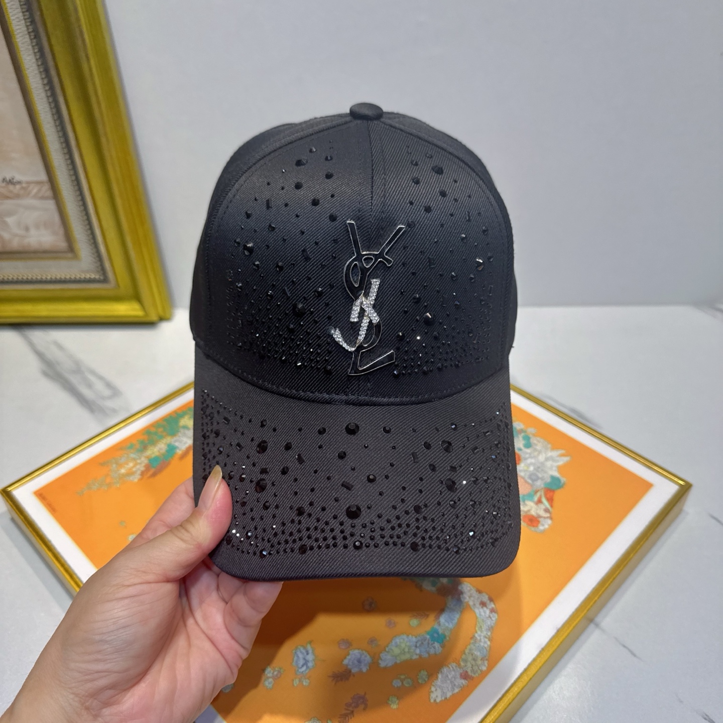 YSL圣罗兰.2026早春新款简约棒球帽，新款出货，大牌款超好搭配，赶紧入手！