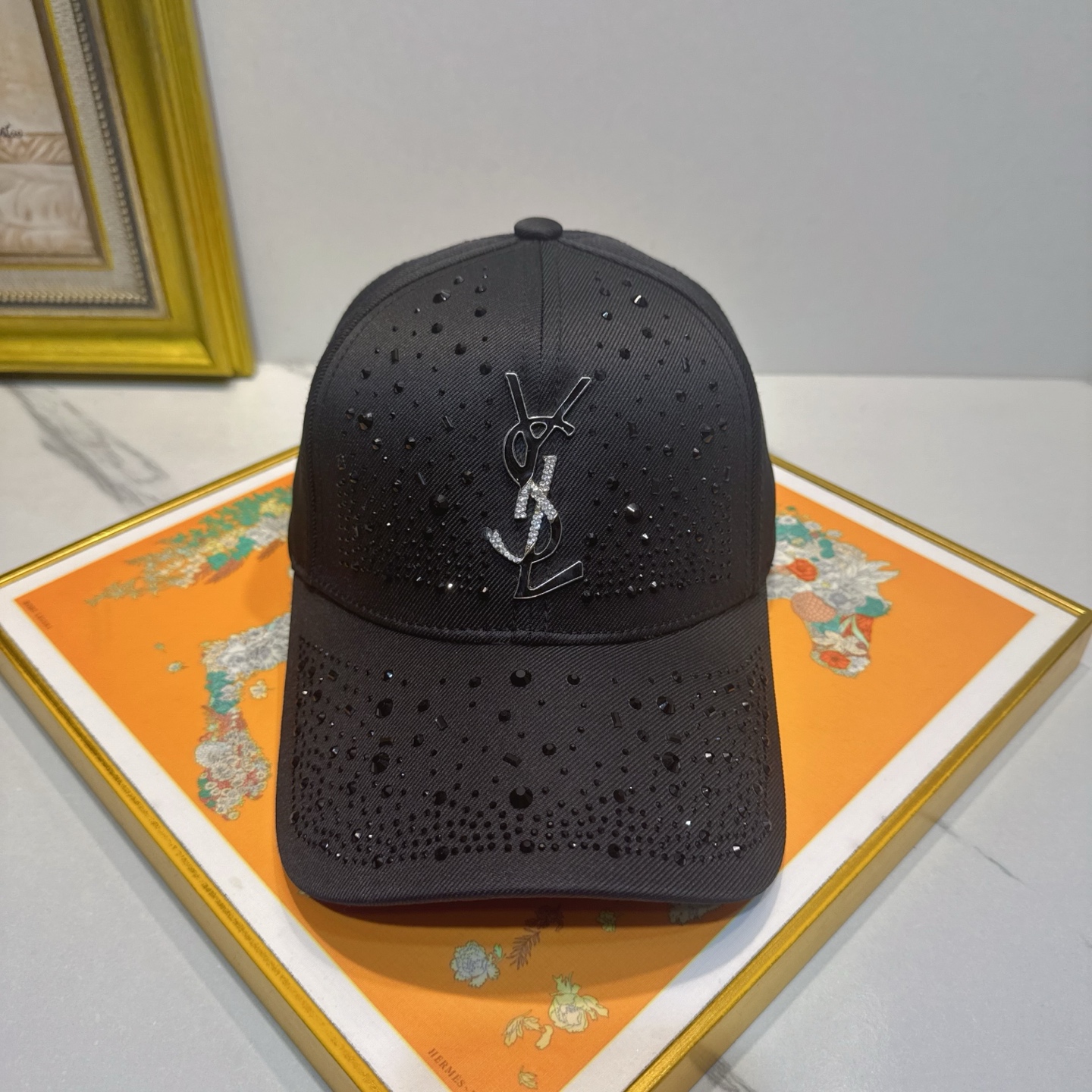 YSL圣罗兰.2026早春新款简约棒球帽，新款出货，大牌款超好搭配，赶紧入手！