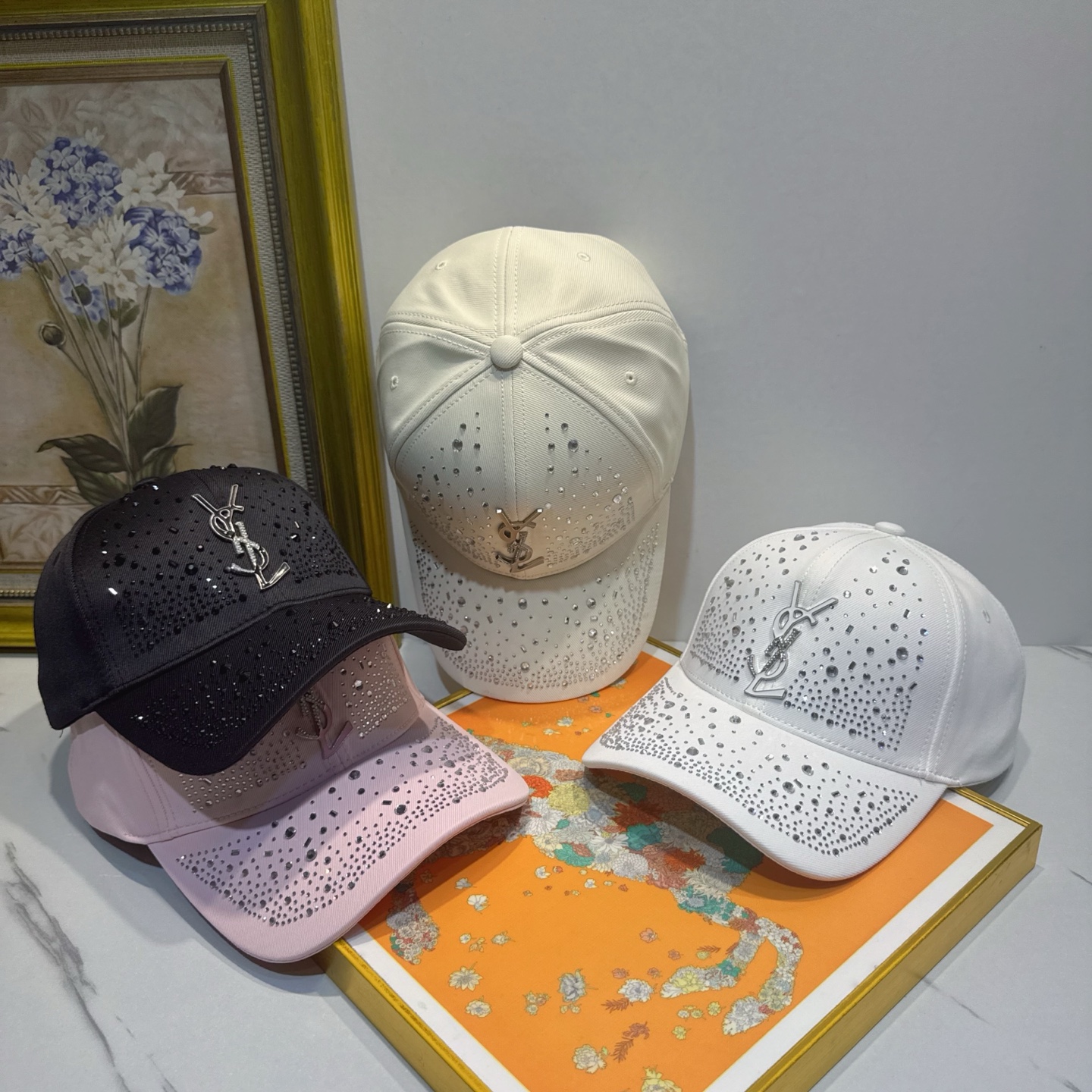YSL圣罗兰.2026早春新款简约棒球帽，新款出货，大牌款超好搭配，赶紧入手！
