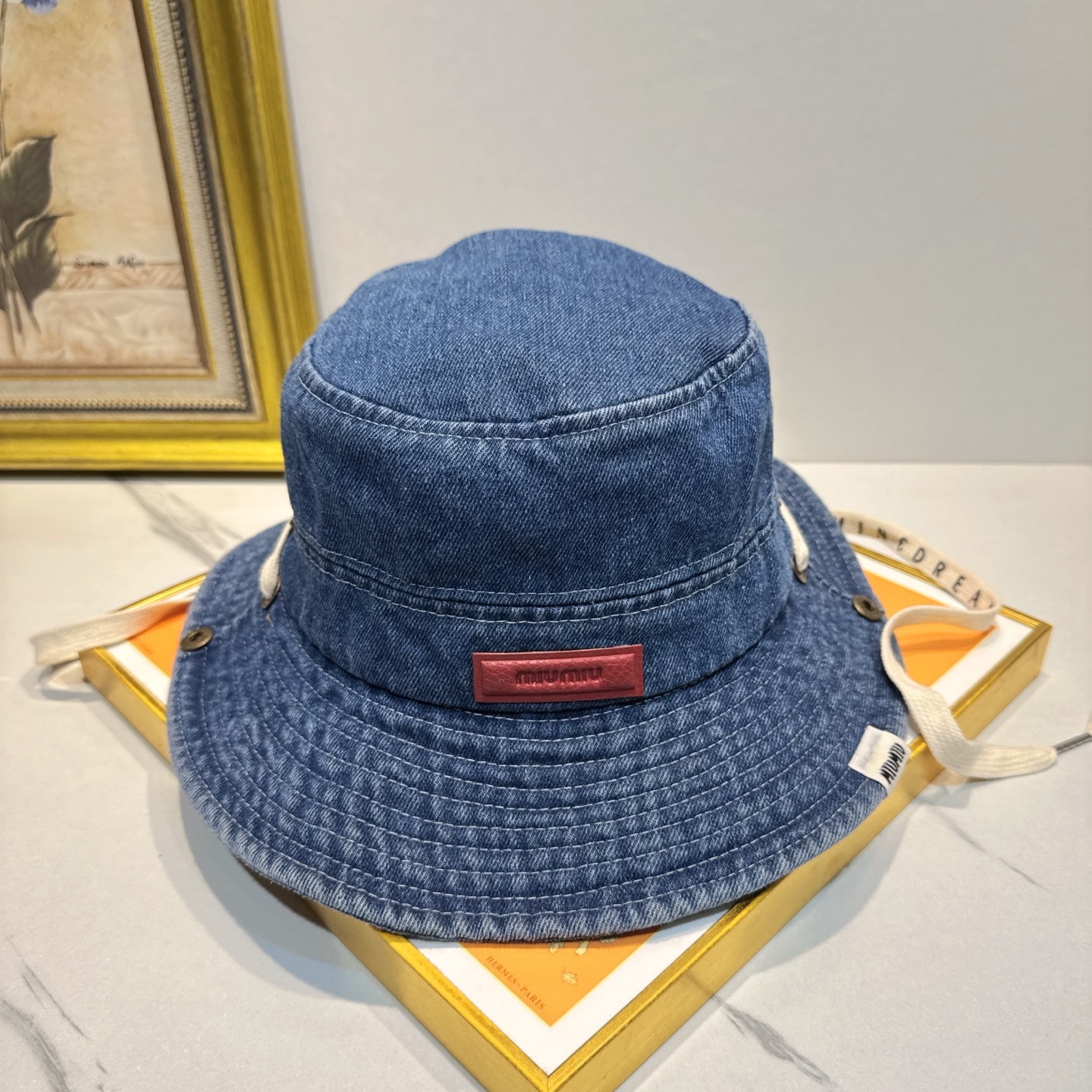 NO:883963,The most popular model [MIUMIU Miu Miu] Classic Japanese and Korean casual denim trendy bucket hat, fashionable and versatile, popular style that beauties must have with dust bag, must-have hat for travel, straw hat, fisherman hat, baseball cap, hat, miumiu, espadrilles, hats19860909劲爆款【MIUMIU 缪缪】经典日韩休闲牛仔潮流渔夫帽时尚大气百搭爆款美女必入之款配防尘袋,旅行必备之品帽子草帽渔夫帽棒球帽,帽子,miumiu,espadrilles,hats,hat