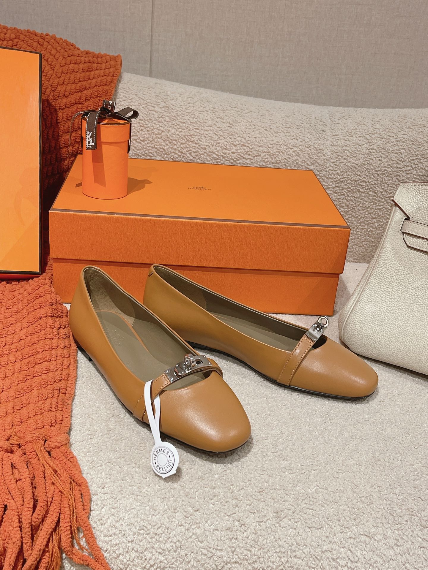 Is it illegal to buy
 Hermes Kelly Single Layer Shoes Sheepskin Spring Collection