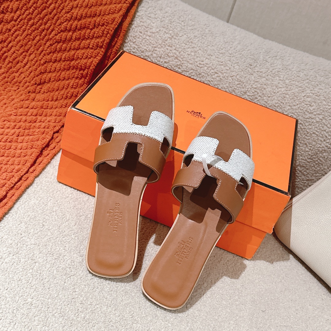 Hermes Oran Sandal: Stylish, Comfortable, and Versatile - Limited Sizes Available 1 Hermes Oran Sandal: Stylish, Comfortable, and Versatile - Limited Sizes Available