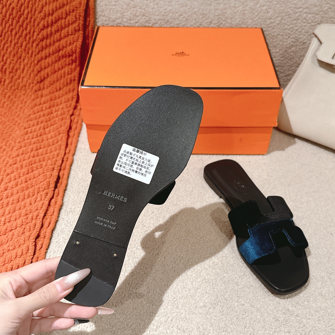 Hermes Oran Sandal: Stylish Velvet H-Slide with Leather Sole, Blue/Black 10 i1742983693 320 1