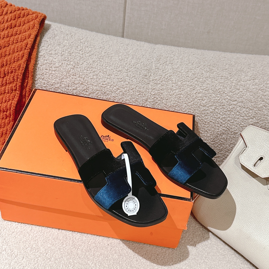 Hermes Oran Sandal: Stylish Velvet H-Slide with Leather Sole, Blue/Black 5 i1742983693 7845 3