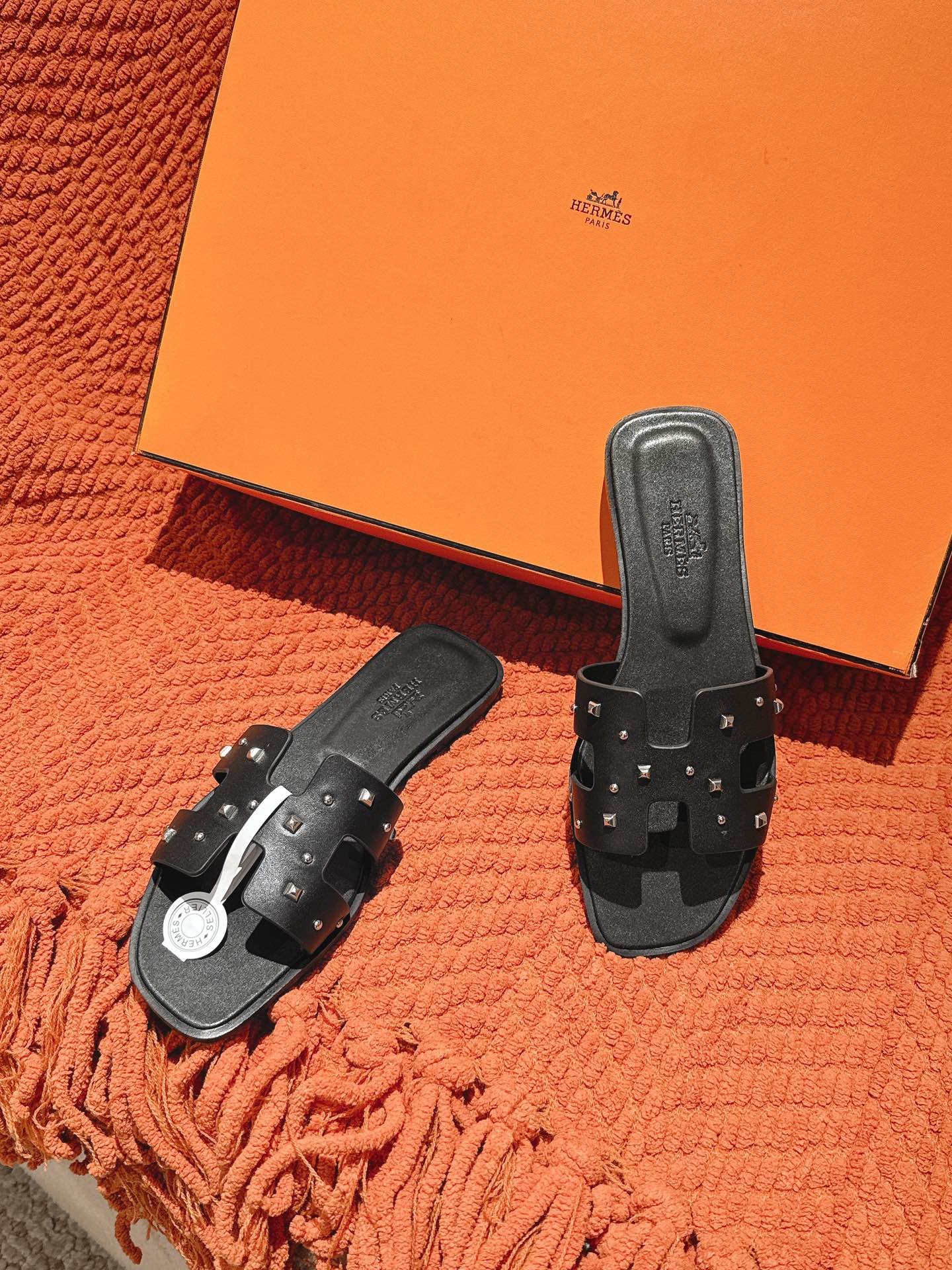 Hermes Medor Rivet Oran Sandals: Stylish and Versatile, Ultimate Comfort 6 i1744276107 8637 6