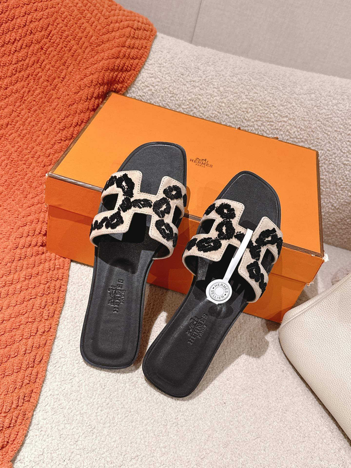 Hermès Oran Sandal - Stylish Slides with Leopard Print and Ultimate Comfort 1 Hermès Oran Sandal - Stylish Slides with Leopard Print and Ultimate Comfort