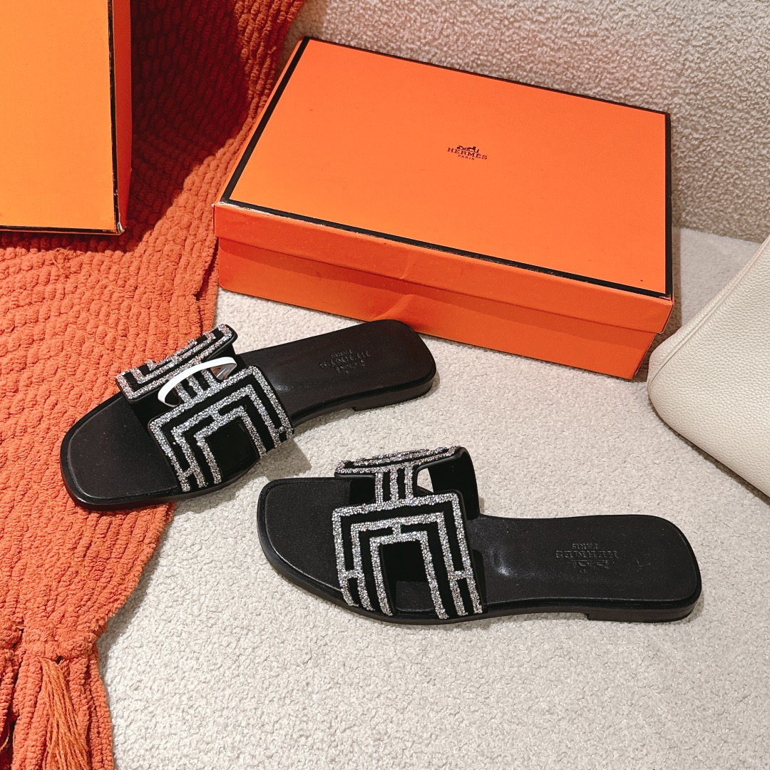Hermes Oasis Sandal: Stylish Suede Slides with Sparkling Diamond Accents 4 i1746206480 2158 6