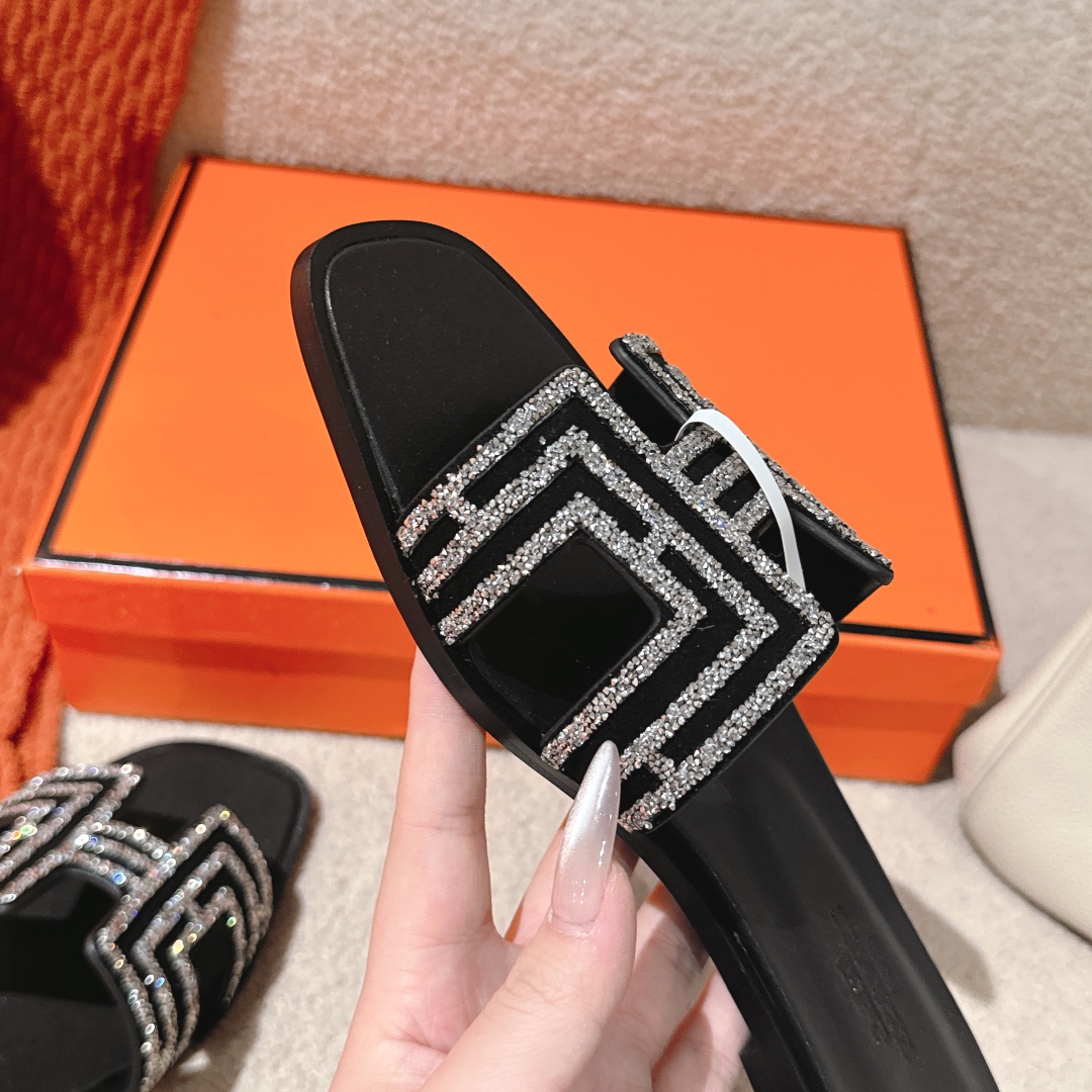 Hermes Oasis Sandal: Stylish Suede Slides with Sparkling Diamond Accents 8 i1746206480 7546 2
