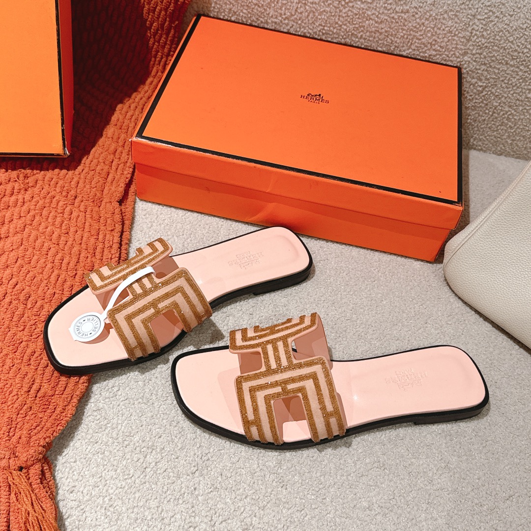 Hermes Oasis Sandal: Stylish, Comfortable, and Versatile Summer Essential 4 i1746206593 8287 5