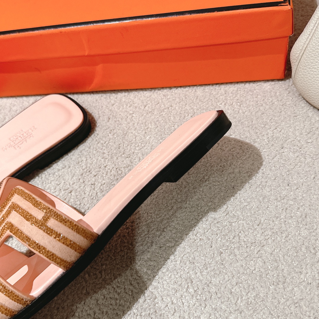 Hermes Oasis Sandal: Stylish, Comfortable, and Versatile Summer Essential 10 i1746206593 980 2