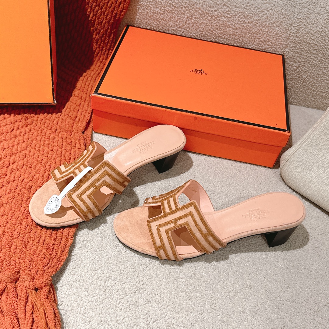 Hermes Oasis Sandal: Stylish, Versatile, and Comfortable 5cm Heel Height 4 i1746206859 2318 1
