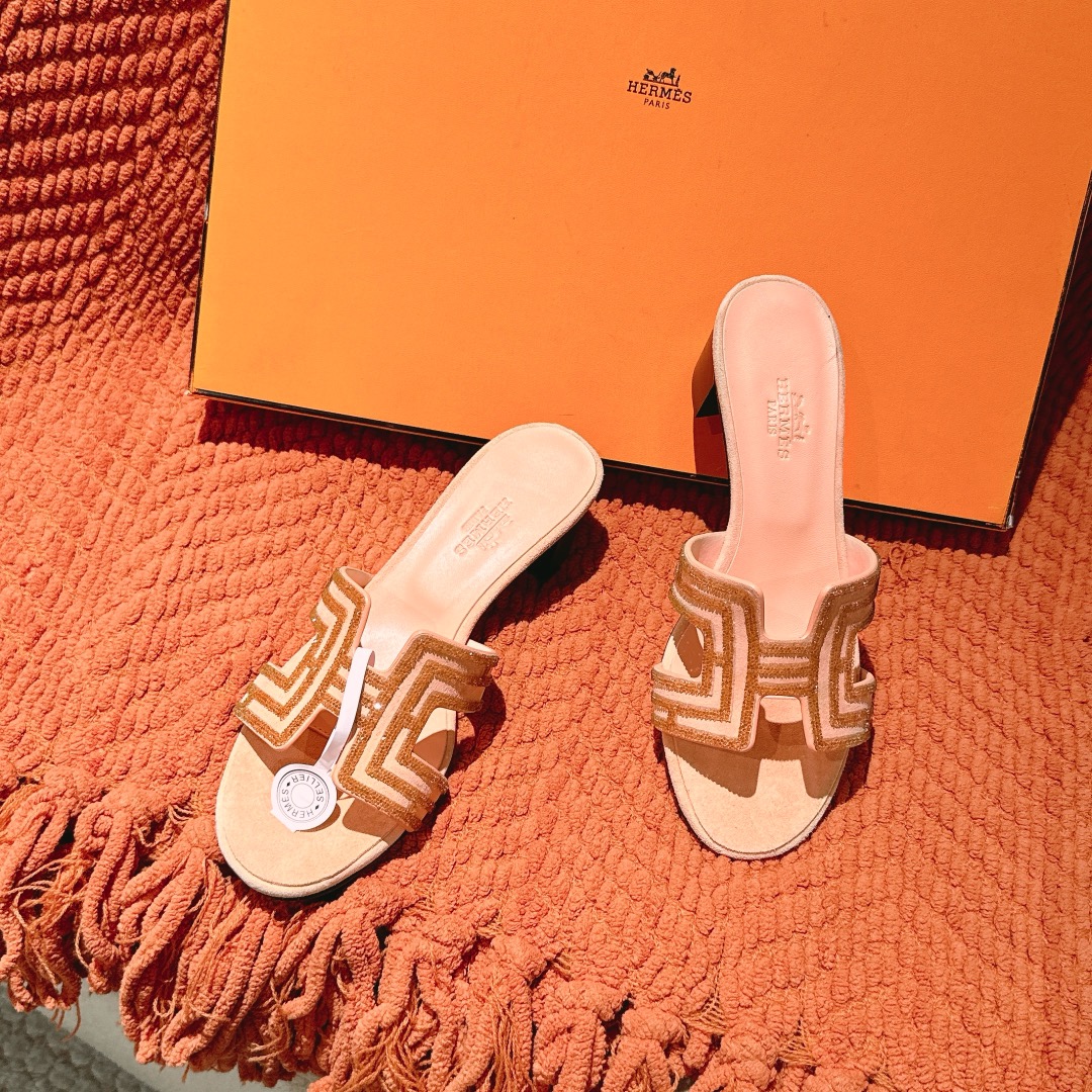 Hermes Oasis Sandal: Stylish, Versatile, and Comfortable 5cm Heel Height 6 i1746206860 2002 8