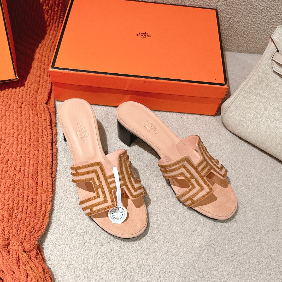 Hermes Oasis Sandal: Stylish, Versatile, and Comfortable 5cm Heel Height 3 i1746206860 7931 6